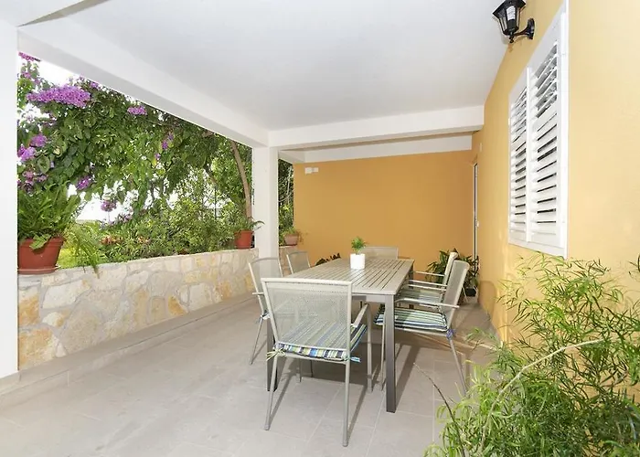 Apartment Ivan Makarska