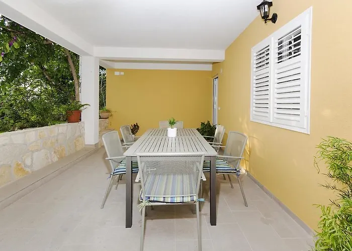 Apartment Ivan Makarska